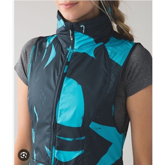 lululemon athletica Jackets & Blazers - Lululemon Hooded Vest Women's Size 6 Black Blue Geometric Sleeveless Jacket